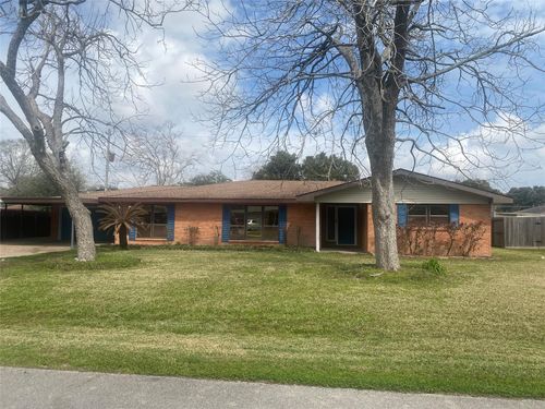 8102 Dellanera Dr, Hitchcock, TX, 77563-3410 | Card Image
