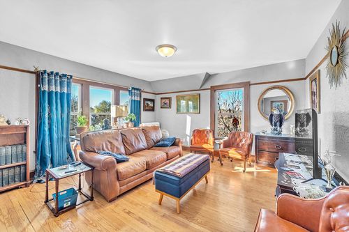 6528 W North Ave, Wauwatosa, WI, 53213-2017 | Card Image