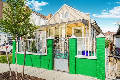 2840 Brighton 4th St, Brooklyn, NY, 11235-6702 | Card Image