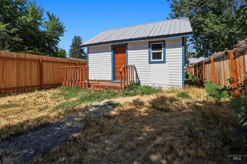 729 California St, Gooding, ID, 83330-1525 | Card Image