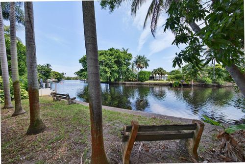 201 Ne 29th St, Wilton Manors, FL, 33334-1046 | Card Image