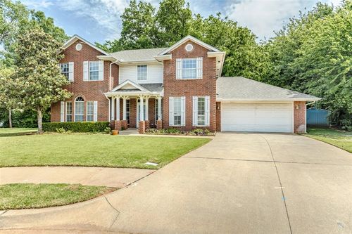 501 Lambeth Cir, Edmond, OK, 73003-6156 | Card Image
