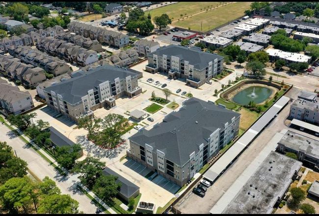 APT-1307 - 6804 Westview Dr, Townhouse with 3 bedrooms, 2 bathrooms and 1 parking in Houston TX | Image 34