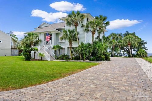 7813 Petersen Point Rd, Milton, FL, 32583-8599 | Card Image
