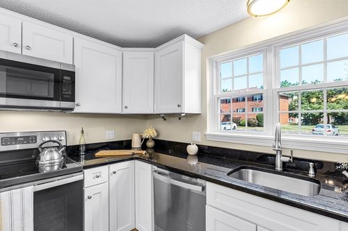 apt-d-33 Maple Crest Cir, Holyoke, MA, 01040-1190 | Card Image