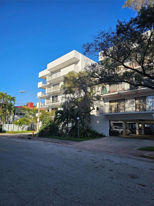 303-8255 Abbott Ave, Miami Beach, FL, 33141 | Card Image