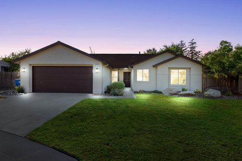 3514 Hornet Ave, Clovis, CA, 93611-5551 | Card Image