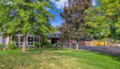 3665 Pine Tree Dr, Klamath Falls, OR, 97603-9496 | Card Image