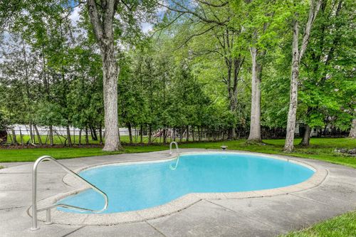 7 Fawn Hill Dr, Airmont, NY, 10952-4404 | Card Image