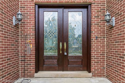 2115 Aldwin Dr, West Bloomfield, MI, 48324-1501 | Card Image