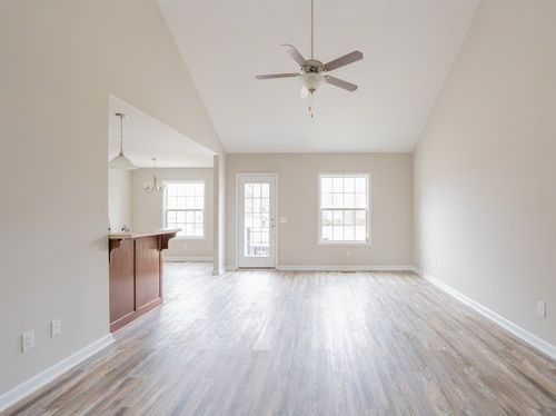 255 Walnut St, Greenbrier, TN, 37073-5489 | Card Image