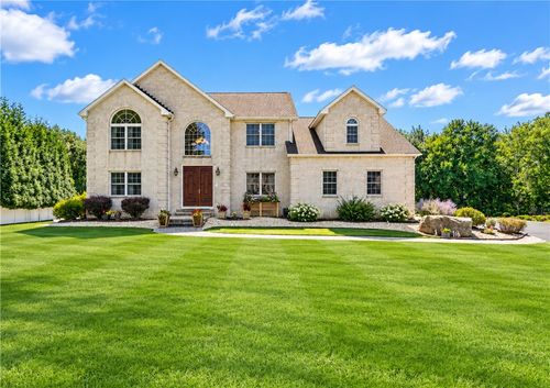 15 W Bluebird Lane, Cranston, RI, 02921 | Card Image