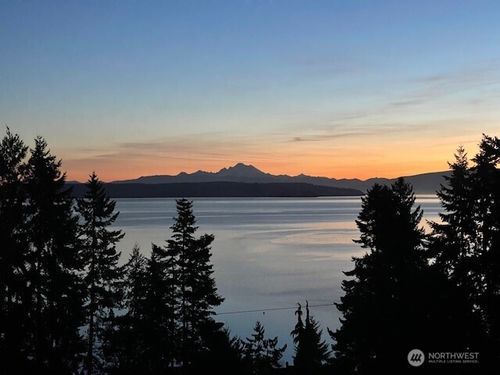 305 Alta Vista Ave, Coupeville, WA, 98239-3623 | Card Image