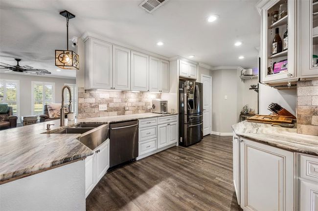 Kitchen | Image 10