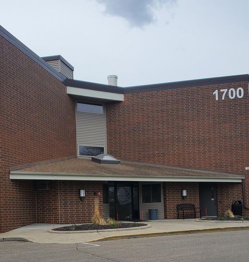 321-1700 Four Oaks Rd, Eagan, MN, 55121-1843 | Card Image