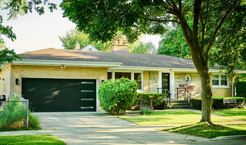 4555 Cleveland St, Skokie, IL, 60076-2661 | Card Image