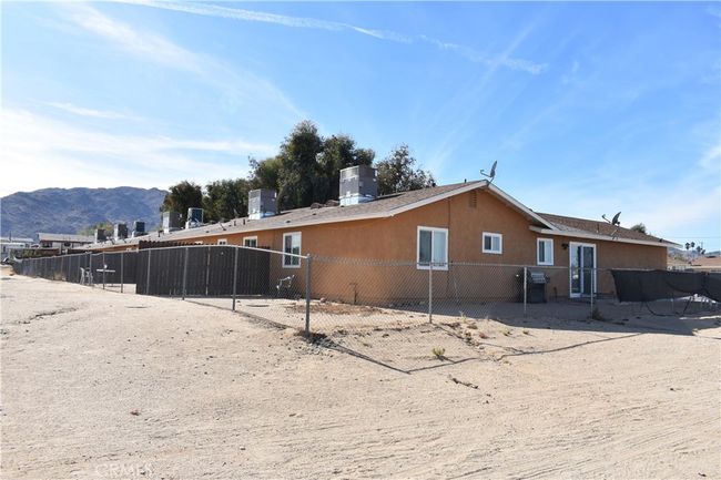 6321 Yucca Ave, Condo with 0 bedrooms, 0 bathrooms and null parking in 29 Palms CA | Image 10