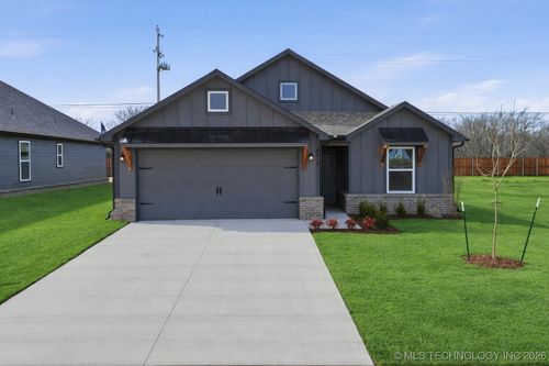 4916 N Walnut Ave, Broken Arrow, OK, 74012-7033 | Card Image