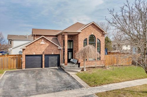 2 Royal Amber Cres, Mount Albert, ON, L0G1M0 | Card Image