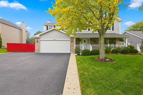 820 Southwick Dr, Algonquin, IL, 60102-4339 | Card Image