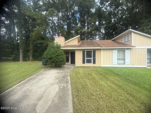 137 Twinwood Dr, Jacksonville, NC, 28546-7782 | Card Image