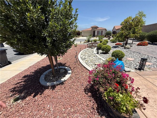 338 Linnea Flds, House other with 2 bedrooms, 2 bathrooms and 2 parking in Beaumont CA | Image 5