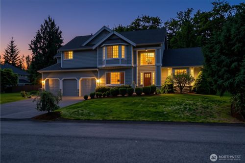 8206 211th Ave Se, Snohomish, WA, 98290-7106 | Card Image