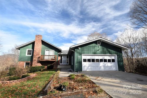 119 Pleasant Hill Cir, Waynesville, NC, 28786-6683 | Card Image