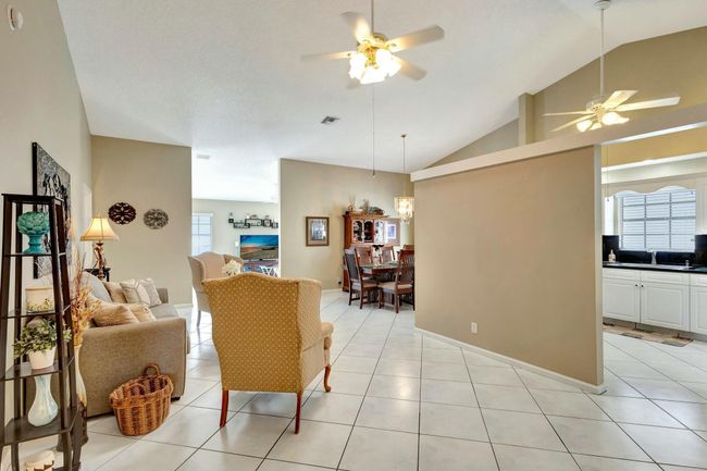 3893 Dafilee Cir, House other with 2 bedrooms, 2 bathrooms and null parking in West Palm Beach FL | Image 8