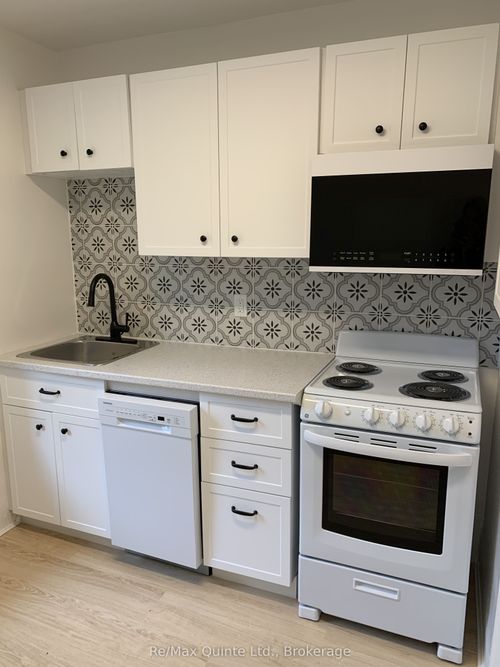 146 Bleecker Ave, Belleville, ON, K8N3T7 | Card Image