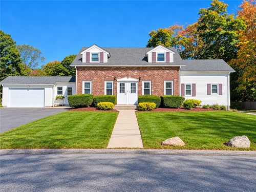 181 Shun Pike, Johnston, RI, 02919-4522 | Card Image