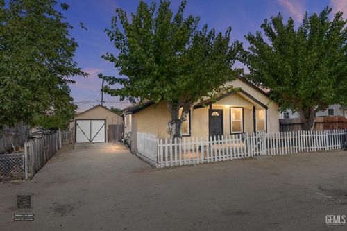 210 Jefferson St, Taft, CA, 93268-2012 | Card Image