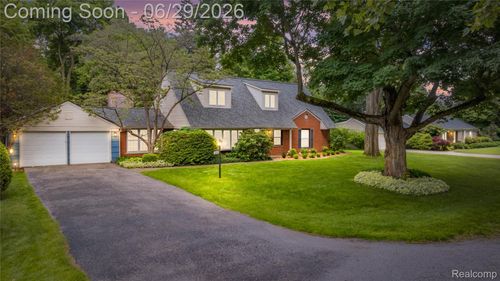 6085 Worlington Rd, Bloomfield Hills, MI, 48301-1541 | Card Image