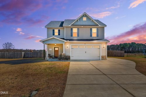 423 Planters Ridge Dr, Pikeville, NC, 27863-8135 | Card Image