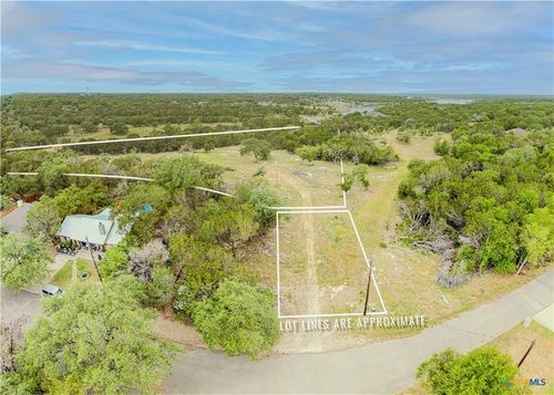29 Artesian Dr, Belton, TX, 76513-9011 | Card Image