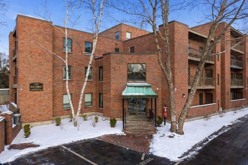 b4-123 Elm St, Quincy, MA, 02169-5439 | Card Image