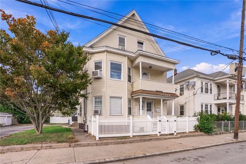 126 Coyle Ave, Pawtucket, RI, 02861-1006 | Card Image