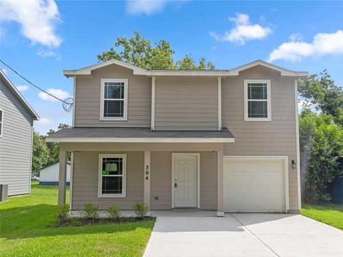 304 N Orange St, Sweeny, TX, 77480-2534 | Card Image