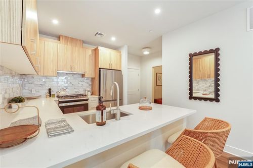 434 Springfield, Berkeley Heights, NJ, 07922 | Card Image