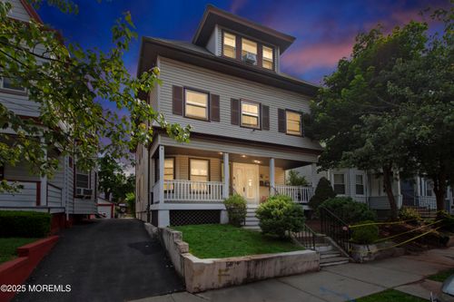 409 Berwick St, Orange, NJ, 07050-2131 | Card Image