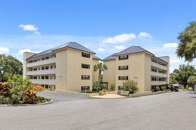 212 - 101 N Grandview Street, Condo with 3 bedrooms, 2 bathrooms and null parking in Mount Dora FL | Image 2