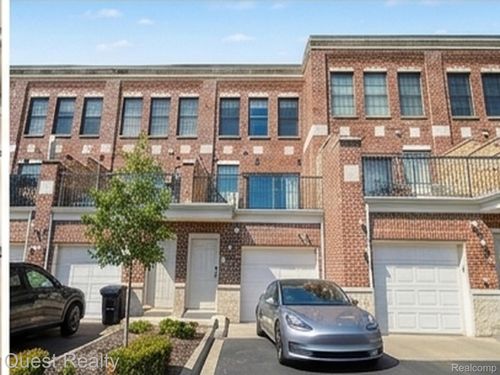 218 Mill St, Rochester, MI, 48307-2038 | Card Image