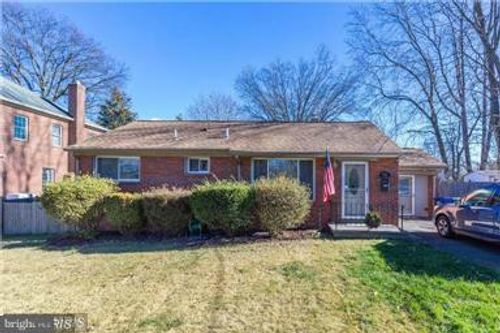 2905 Strathmeade St, Falls Church, VA, 22042-1400 | Card Image