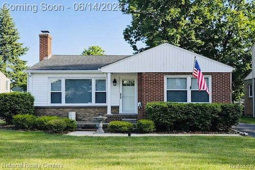 2639 Woodbine Dr, Waterford, MI, 48328-3955 | Card Image