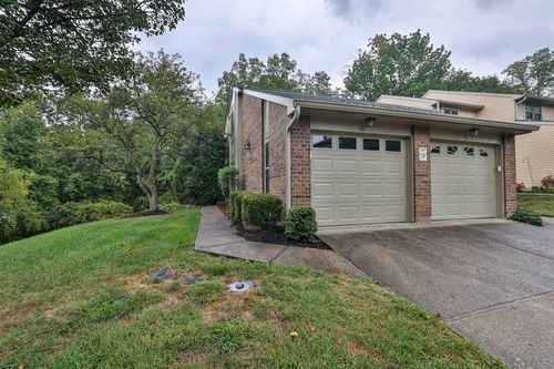 250 Shaker Heights Ln, Crestview Hills, KY, 41017-2236 | Card Image
