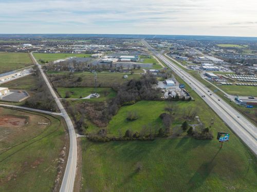 1099 N Farmer Branch Rd, Ozark, MO, 65721-7275 | Card Image