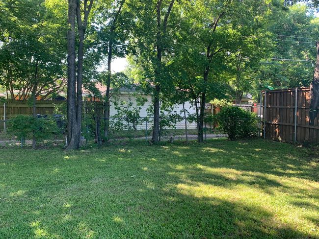 Backyard - fully fenced ***Pics prior to current occupancy*** | Image 18