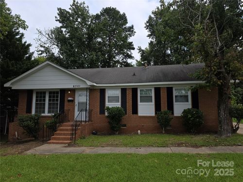6501 Barrington Dr, Charlotte, NC, 28215-2724 | Card Image