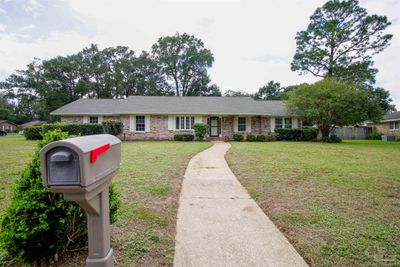 7815 Lancelot Dr, House other with 5 bedrooms, 3 bathrooms and 2 parking in Pensacola FL | Image 2