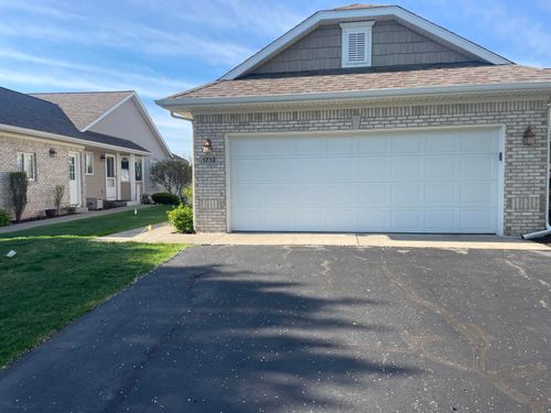 1712 Lisa Dr Sw, Byron Center, MI, 49315-8005 | Card Image